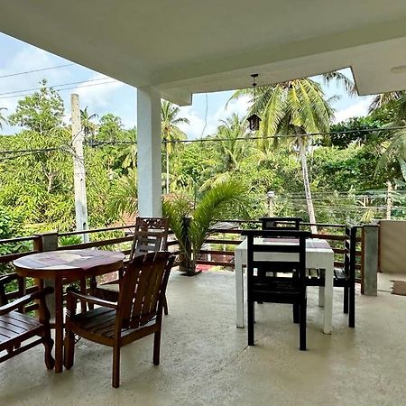 Siyon Yula - Guest House Хіккадува Екстер'єр фото