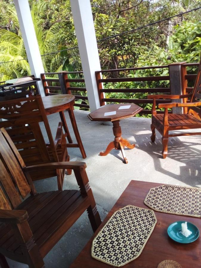 Siyon Yula - Guest House Хіккадува Екстер'єр фото
