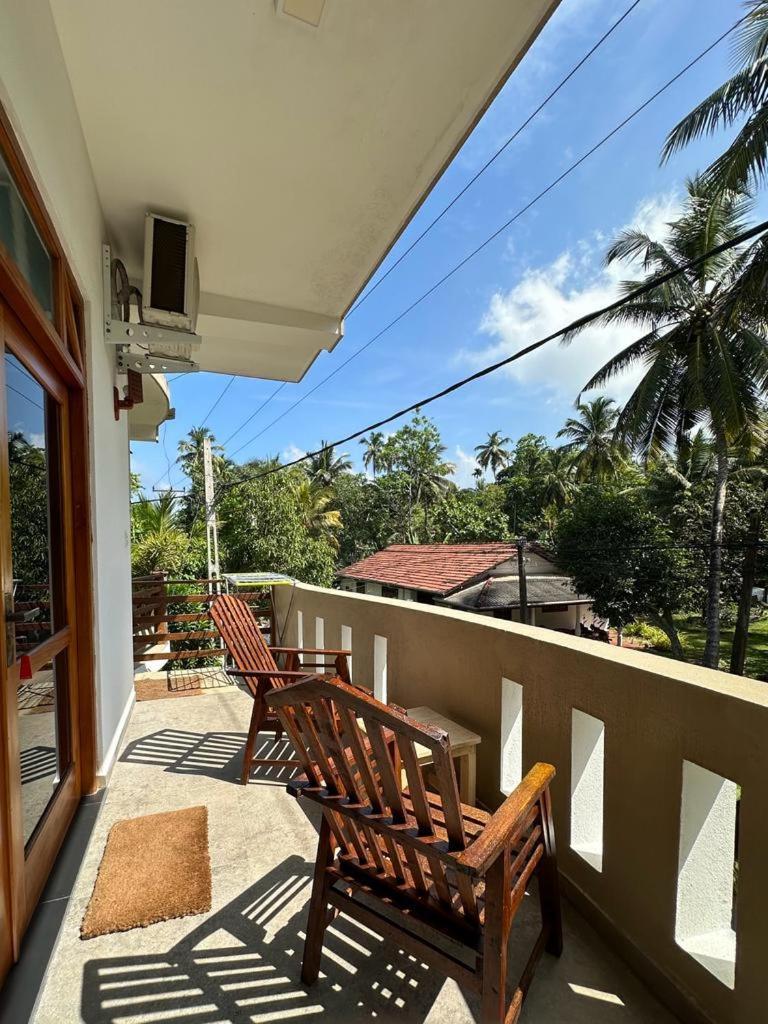 Siyon Yula - Guest House Хіккадува Номер фото