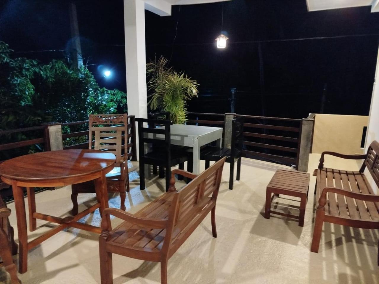 Siyon Yula - Guest House Хіккадува Екстер'єр фото