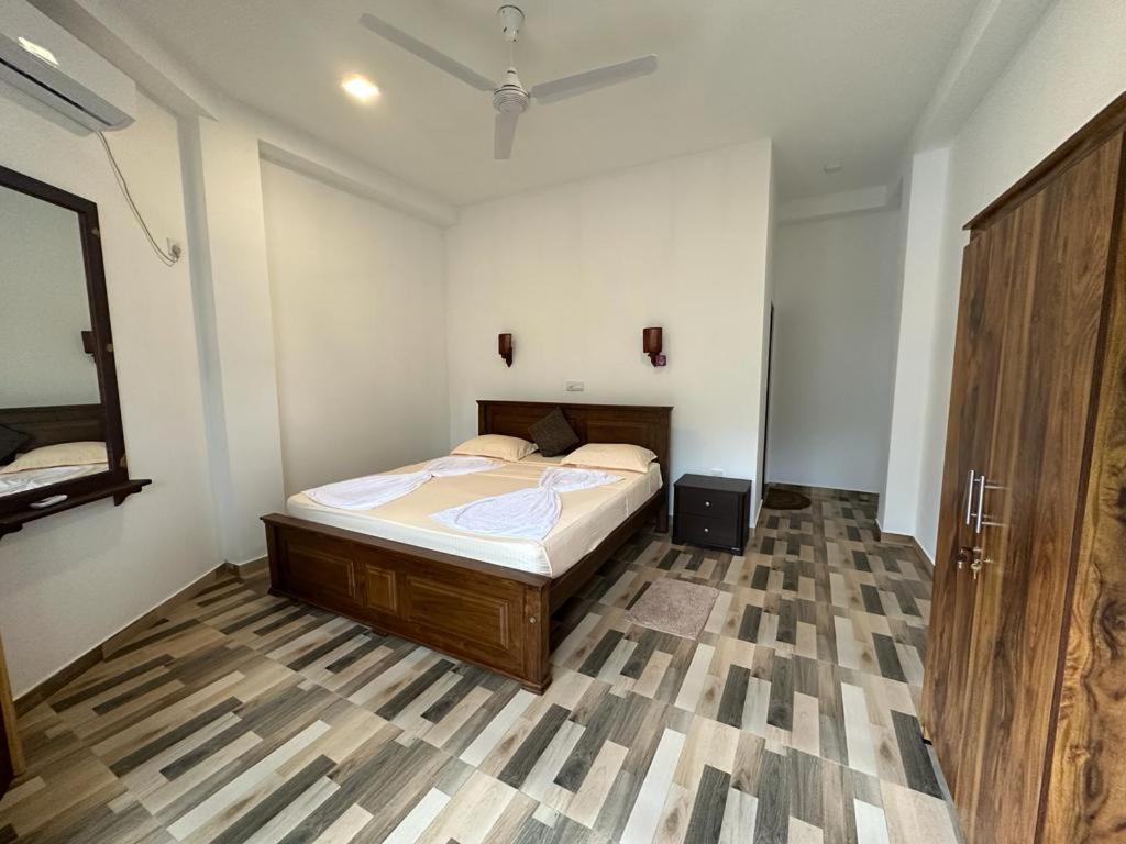 Siyon Yula - Guest House Хіккадува Екстер'єр фото