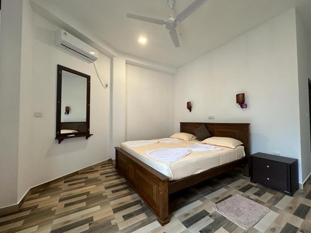 Siyon Yula - Guest House Хіккадува Екстер'єр фото