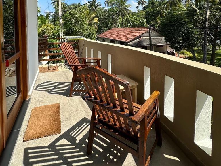Siyon Yula - Guest House Хіккадува Екстер'єр фото