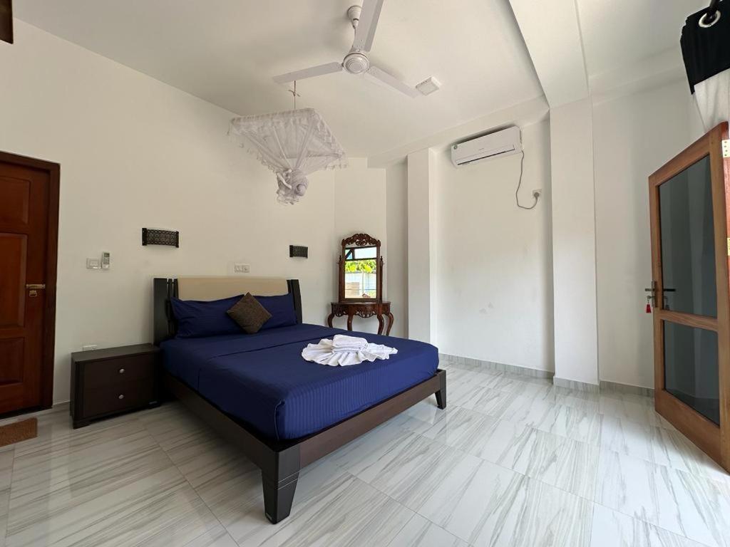 Siyon Yula - Guest House Хіккадува Екстер'єр фото